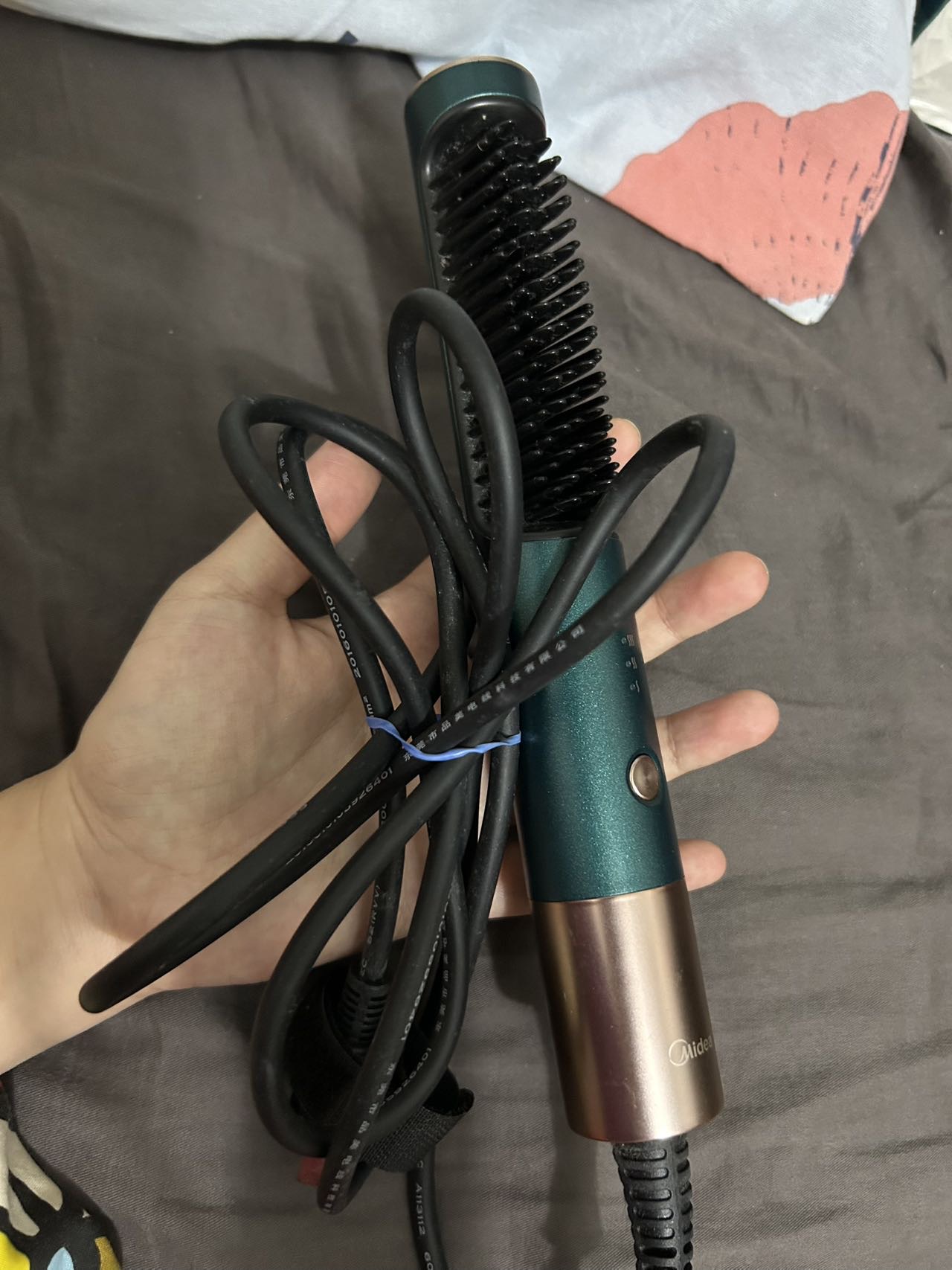 美的直发梳