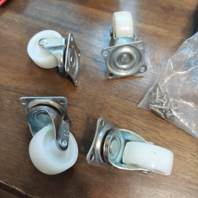 一套4和万向轮带螺丝
