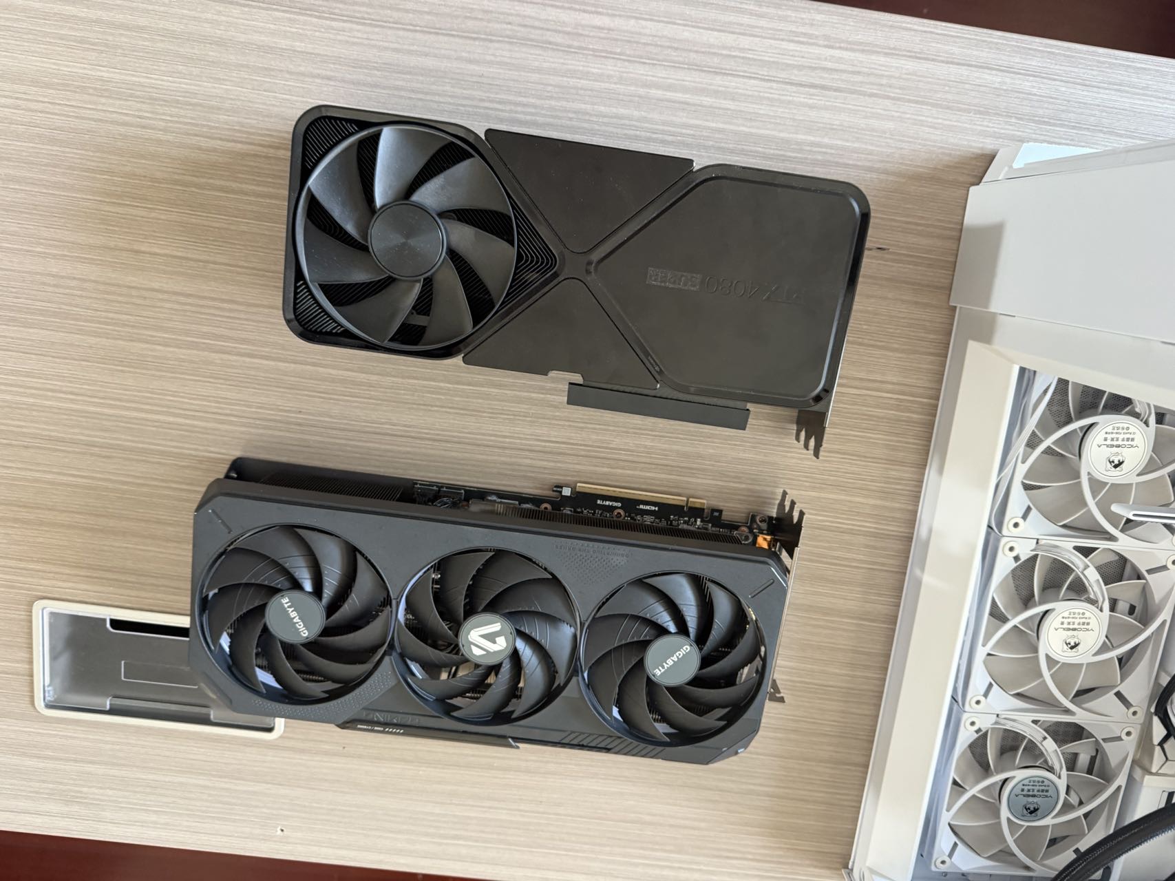 英伟达4080s 公版显卡