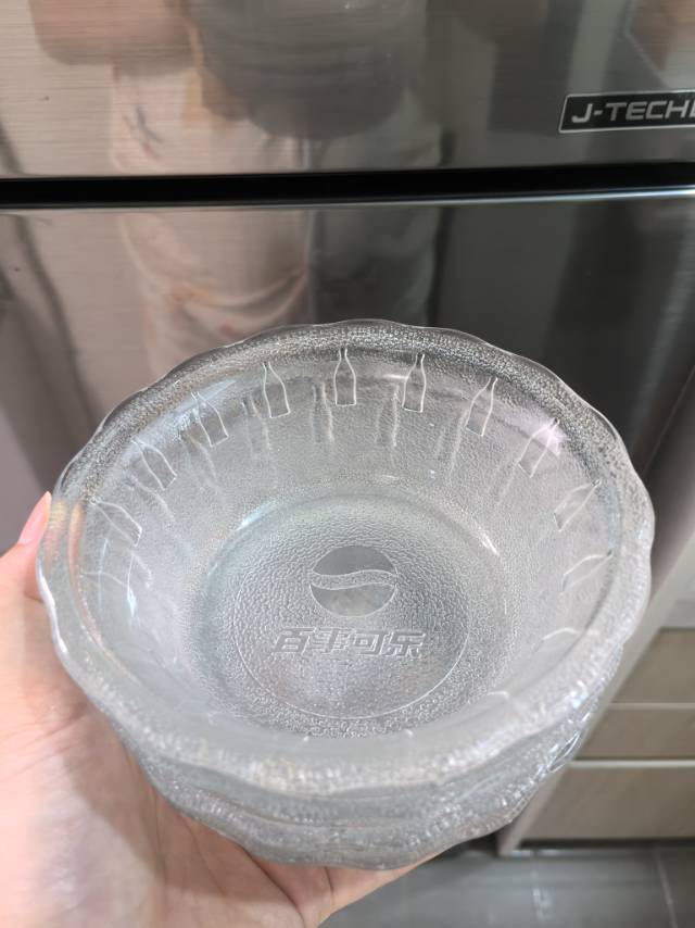 全新的碗