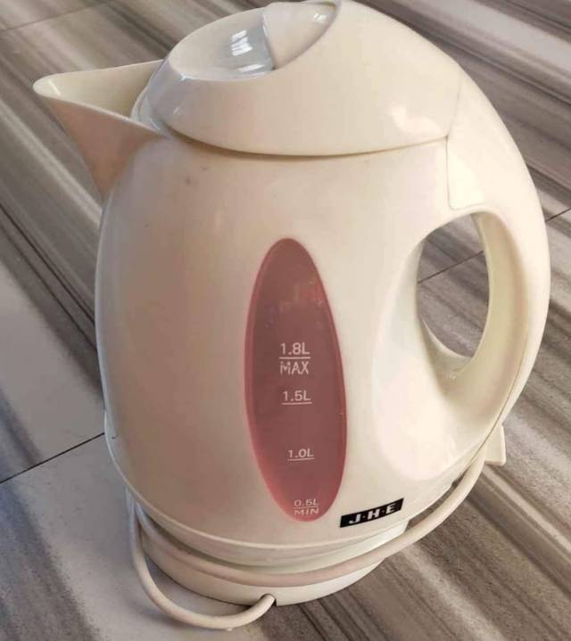 电热水壶