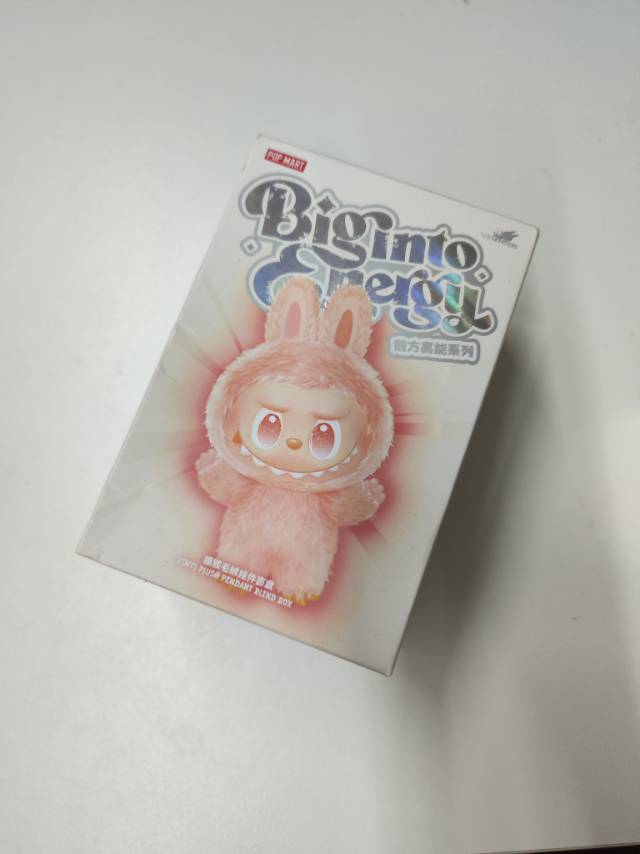 labubu盲盒轻微挤压国外购入未拆封