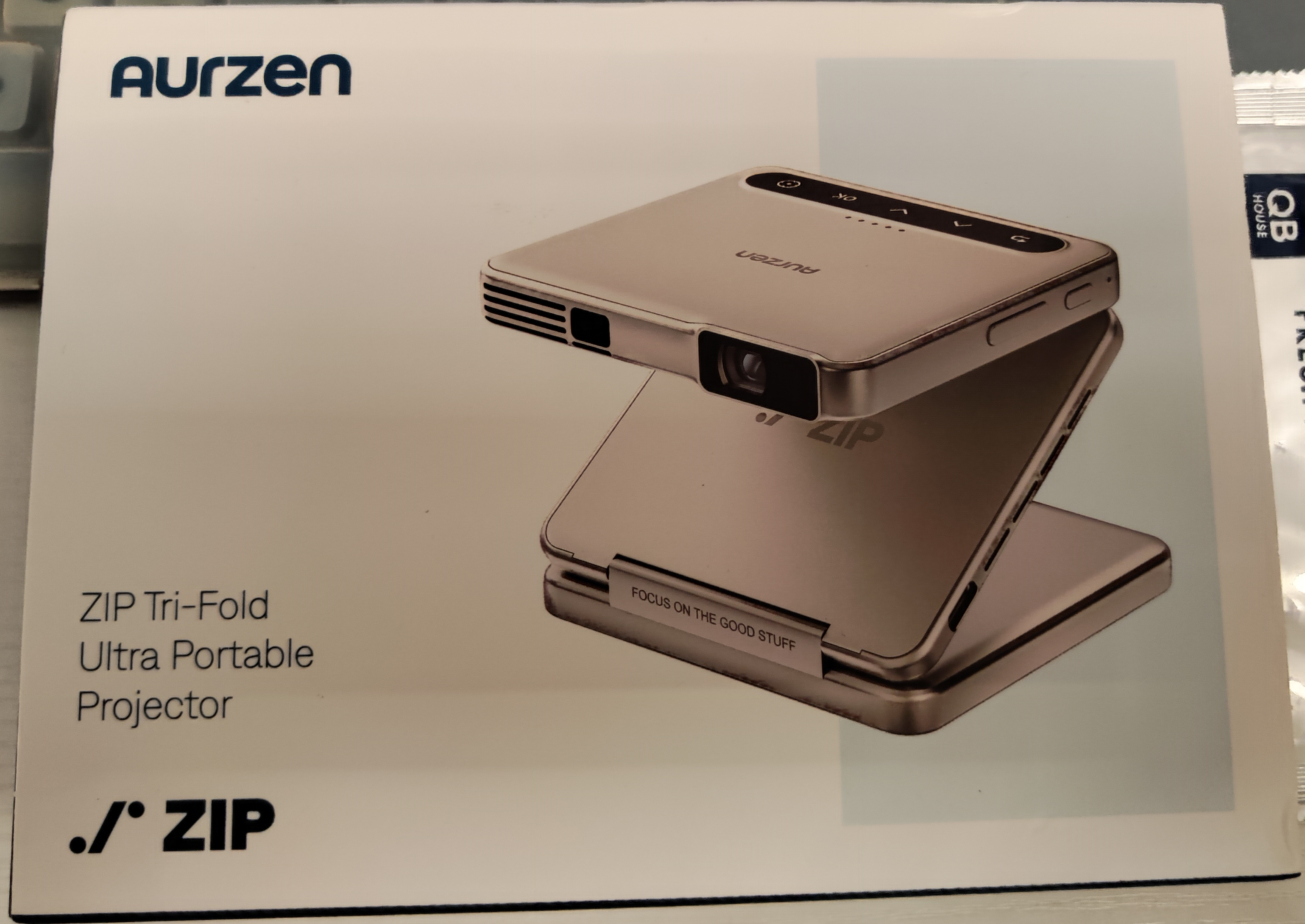 闲置全新全套 Aurzen ZIP Tri-Fold 三折叠便携口袋投影仪 转让