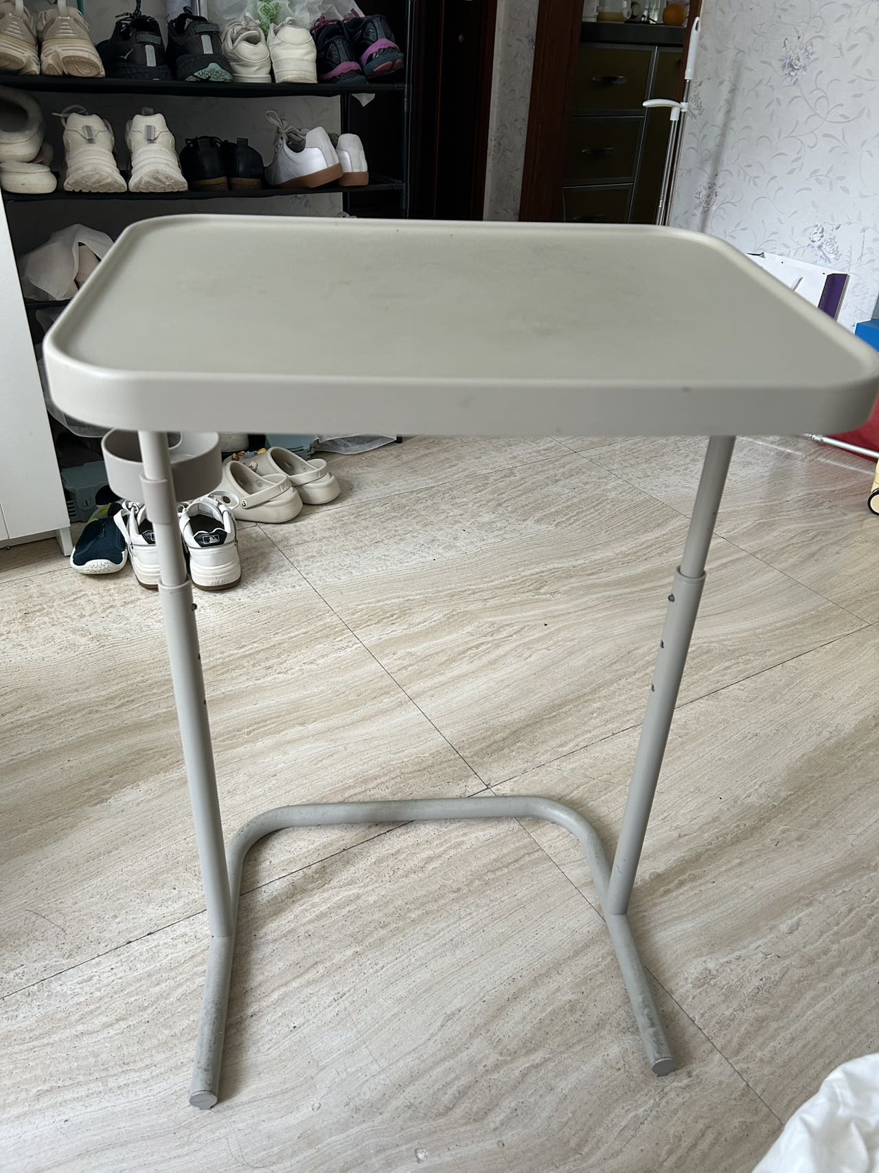 床边桌