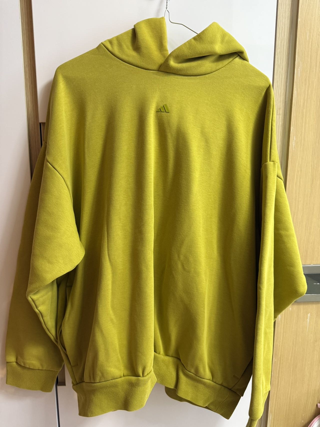 adidas卫衣（薄绒）