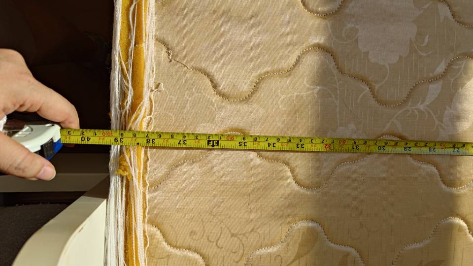 窗台坐墊 /小型床褥 5.5 - 6cm 厚（157 x 100 x 6 cm)，一面包邊須自行補縫，不影响使用。