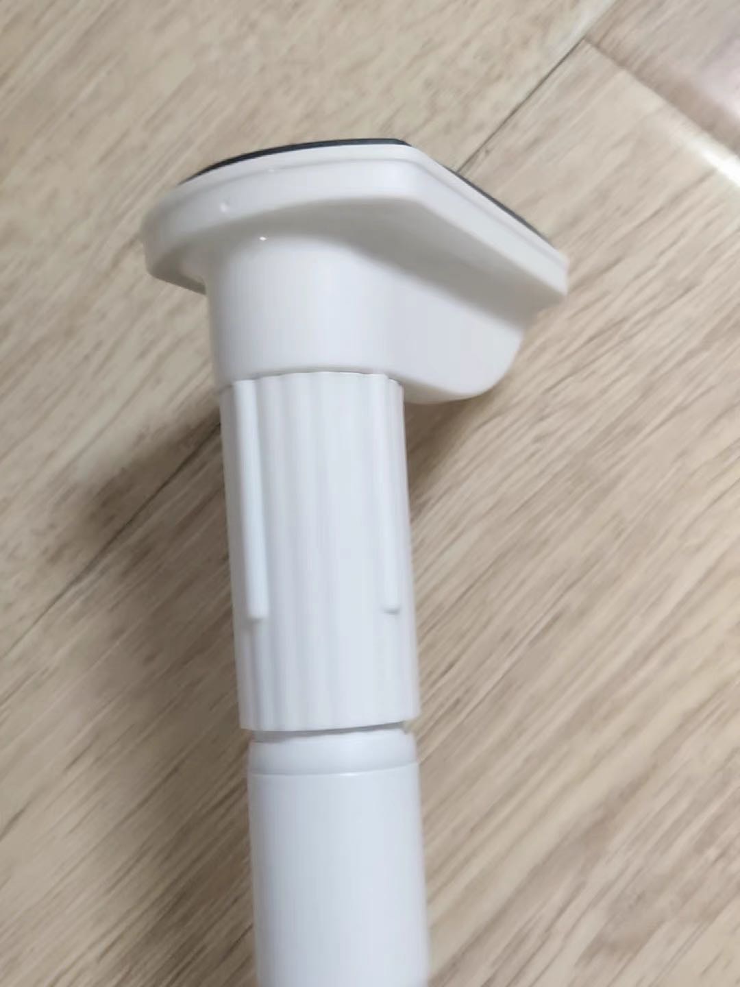 伸缩杆