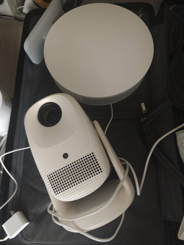大眼橙c3air投影仪，小米空气净化器，漫步者r1080bt音响